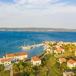 Lipa Nasa Tatil Evi