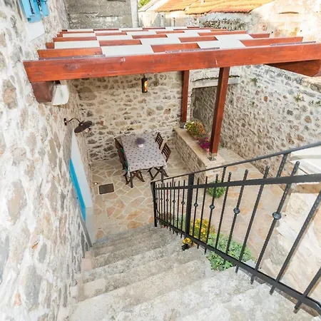 Lipa Nasa Vikendica Nevidane