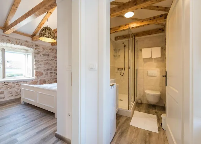 Lipa Nasa Vikendica *