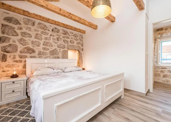 Vikendica Lipa Nasa Nevidane