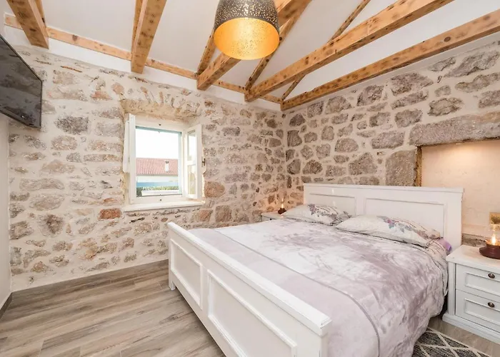 Vikendica Lipa Nasa Nevidane