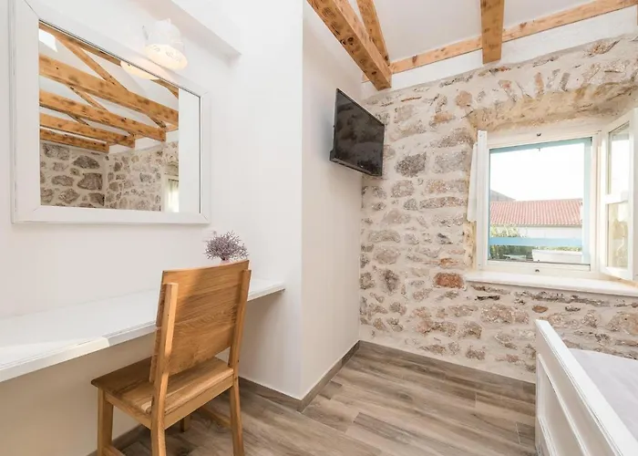 Lipa Nasa Vikendica *