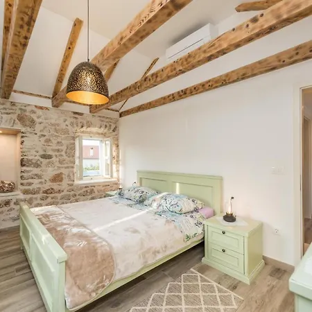 Lipa Nasa Casa de Férias Neviđane