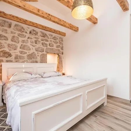 Ferienhaus Lipa Nasa Neviđane